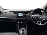 Used Renault Zoe Version S 100 kW (136 HP) 2022 White Hatchback