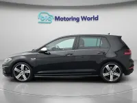 Begagnad VW Golf VII R 300 HK (220 kW) 2019 Svart Halvkombi