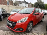 Used Peugeot 208 Active 82 HP (60 kW) 2015 Orange Hatchback