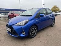Used Toyota Yaris Hybrid 99 HP (72 kW) 2019 Blue Hatchback