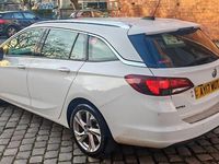 Used Vauxhall Astra SRi 136 HP (100 kW) 2017 White Estate
