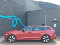 Usado Volvo V60 Plus 350 HP (257 kW) 2023 Vermelho Carrinha