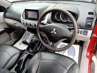 Used Mitsubishi L200 2014 Red Pickup