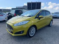 Usado Ford Fiesta Titanium 75 HP (55 kW) 2013 Amarelo Citadino