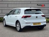 Second-hand VW Golf VIII Life 108 CP (79 kW) 2023 Alb Hatchback