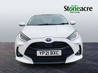 Used Toyota Yaris Hybrid Design 116 HP (85 kW) 2021 White Hatchback