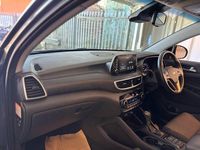 Used Hyundai Tucson SE 136 HP (100 kW) 2021 Grey SUV