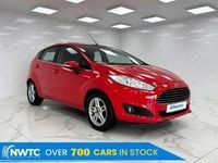 Usado Ford Fiesta Zetec 82 HP (60 kW) 2014 Vermelho Citadino