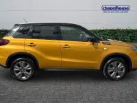 Begagnad Suzuki Vitara SZ-T 2023 Gul SUV