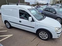 Used Vauxhall Combo 75 HP (55 kW) 2010 White MPV