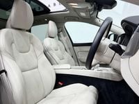 Used Volvo XC60 Ultimate 250 HP (183 kW) 2023 Gold SUV