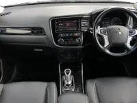 Usado Mitsubishi Outlander P-HEV 203 HP (149 kW) 2018 Cinzento Carrinha