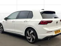 Begagnad VW Golf VIII GTI 245 HK (180 kW) 2024 Vit Halvkombi