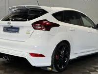 Used Ford Focus ST 250 HP (183 kW) 2017 White Hatchback