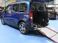 Used Peugeot Rifter Allure 131 HP (96 kW) 2024 Blue MPV