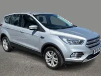 Usado Ford Kuga Zetec 150 HP (110 kW) 2018 Prateado SUV
