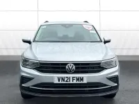 Usado VW Tiguan Life 150 CV (110 kW) 2021 Plateado SUV