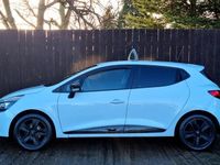 Used Renault Clio IV Dynamique 75 HP (55 kW) 2014 White Hatchback