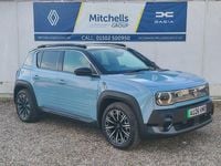 New Renault R4 Iconic 110 kW (150 HP) 2026 Cumulus blue with black roof  Estate