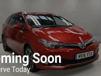 Usado Toyota Auris Hybrid Design 2016 Vermelho Carrinha