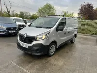 Używany Renault Trafic Business 115 KM (84 kW) 2015 Srebrny Minivan