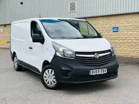 Used Vauxhall Vivaro 120 HP (88 kW) 2019 White MPV