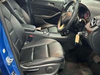 Used Mercedes B200 2017 Blue MPV