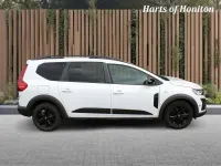 Used Dacia Jogger Extreme 2022 White MPV
