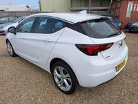 Usado Vauxhall Astra SRi 2017 Blanco Utilitario