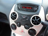 Usado Ford Ka 69 HP (50 kW) 2010 Vermelho Citadino