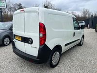 Used Vauxhall Combo S 105 HP (77 kW) 2017 White MPV