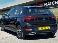Begagnad VW Polo S 2023 Svart Halvkombi