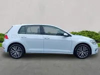 Used VW Golf VII SE 115 HP (84 kW) 2018 Silver Hatchback