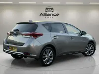Used Toyota Auris Hybrid 136 HP (100 kW) 2016 Bronze Hatchback