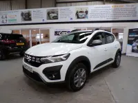 Begagnad Dacia Sandero Expression 2023 Vit Halvkombi