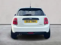 Usado Mini Cooper Classic 136 HP (100 kW) 2020 Branco Citadino