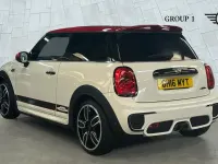 Usado Mini John Cooper Works Hatch 231 CV (169 kW) 2016 Blanco Utilitario