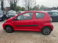 Used Toyota Aygo 67 HP (49 kW) 2009 Red Hatchback