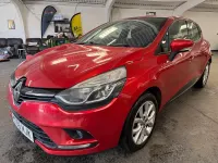 Used Renault Clio IV Dynamique 2017 Red Hatchback