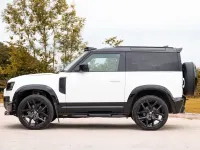 Used Land Rover Defender SE Dynamic 250 HP (183 kW) 2023 White SUV