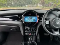 Usado Mini Cooper Hatch 134 HP (98 kW) 2023 Cinzento Citadino