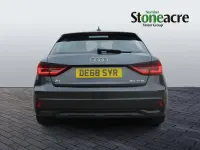 Usado Audi A1 Sportback Sport 116 HP (85 kW) 2018 Cinzento Citadino