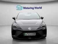 Begagnad MG MG4 EV SE 150 kW (204 HK) 2024 Halvkombi