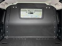 Used Land Rover Defender SE 246 HP (180 kW) 2023 Green SUV