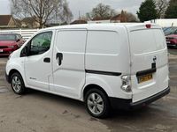 Używany Nissan e-NV200 Tekna 79 kW (108 KM) 2018 Biały Minivan