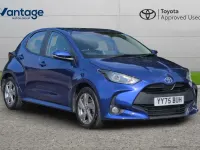 Used Toyota Yaris 113 HP (83 kW) 2025 Blue Hatchback