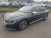 Usado VW Arteon Elegance 150 HP (110 kW) 2018 Cinzento Citadino