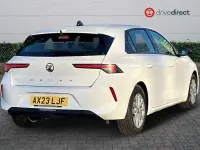 Second-hand Vauxhall Astra Design Edition 110 CP (80 kW) 2023 Alb Hatchback
