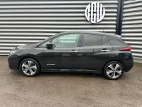 Begagnad Nissan Leaf N-Connecta 110 kW (150 HK) 2020 Svart Halvkombi