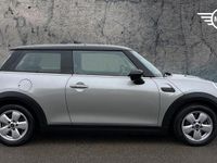 Usado Mini Cooper Classic 134 HP (98 kW) 2023 Prateado Citadino